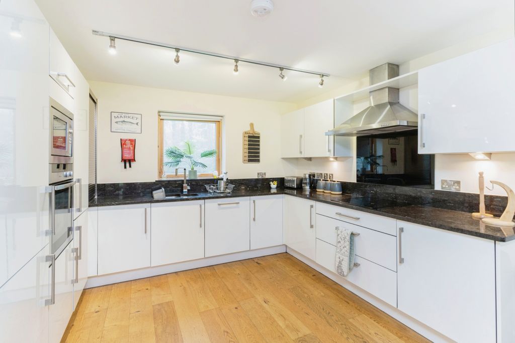 Property photo 2 of 15 Open Plan