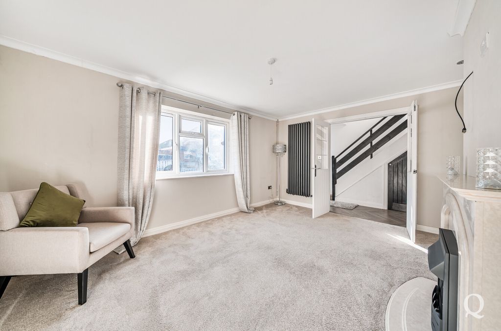 Property photo 3 of 19 53952c43-8339-4Ba...