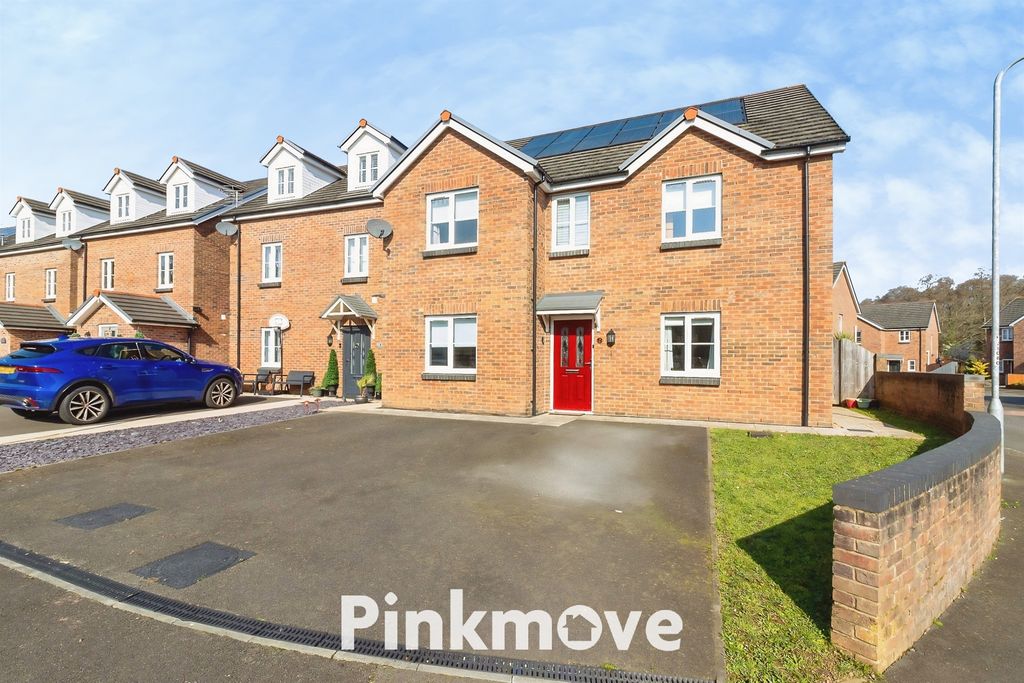 Property photo 2 of 30