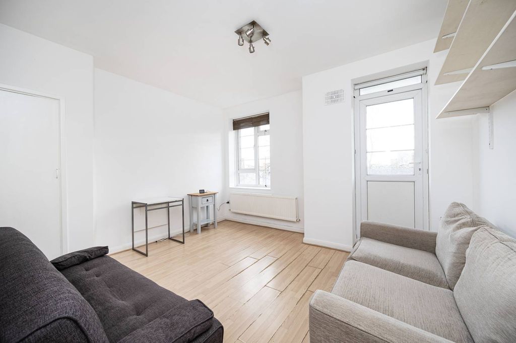 Property photo 2 of 8