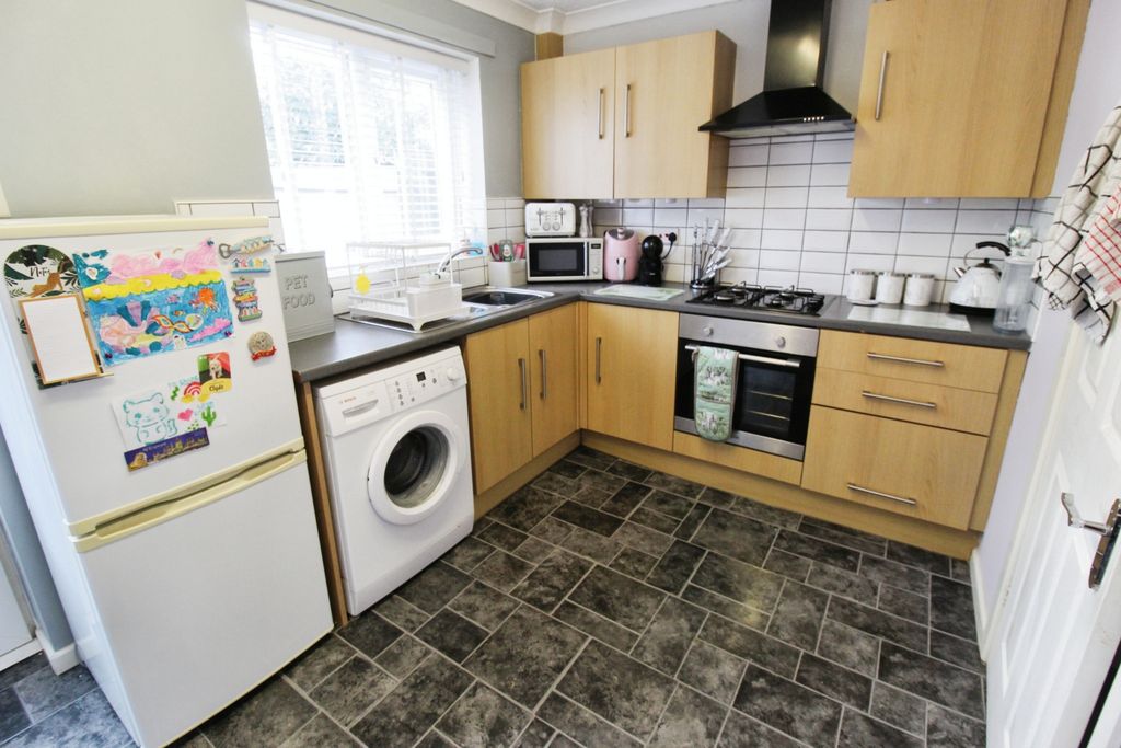 Property photo 2 of 9 Kitchen Diner