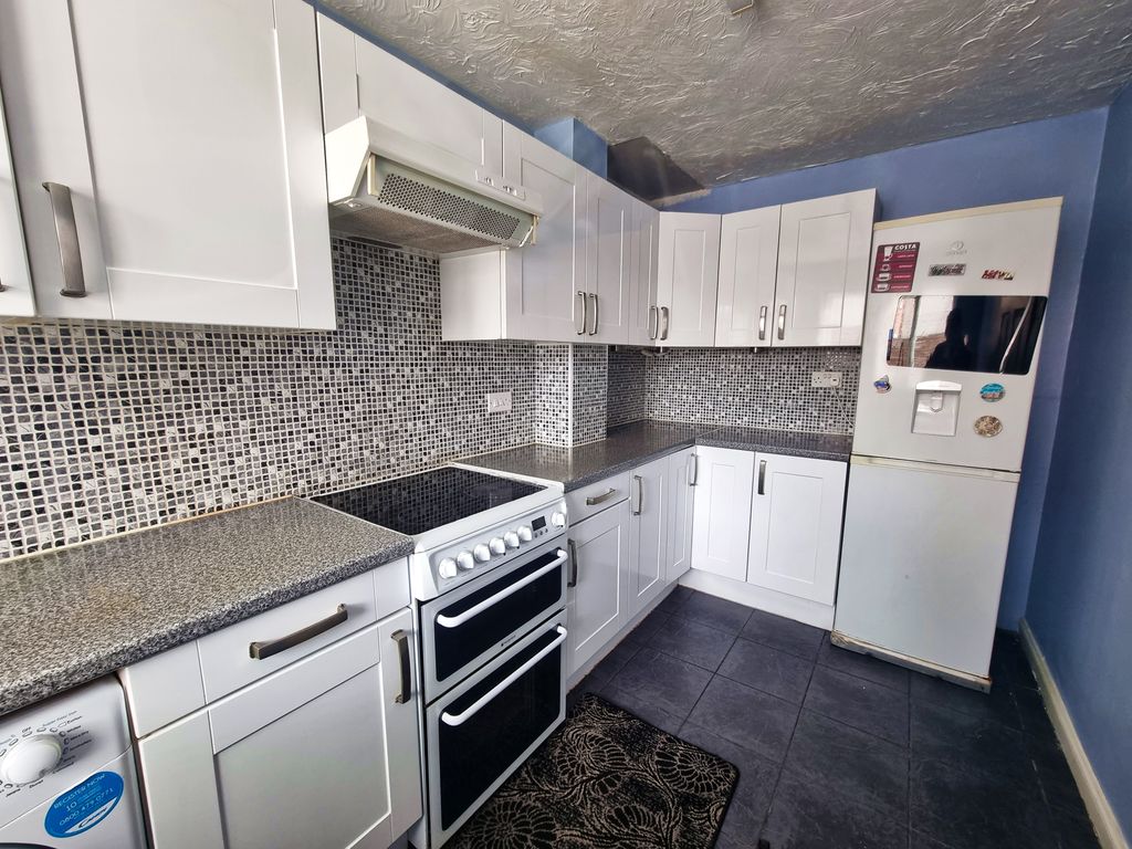 Property photo 3 of 11 Image