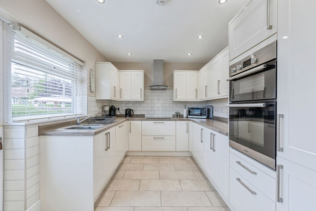 Property photo 2 of 17 Kitchen