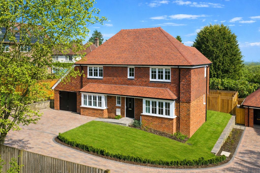 Property photo 1 of 16 External