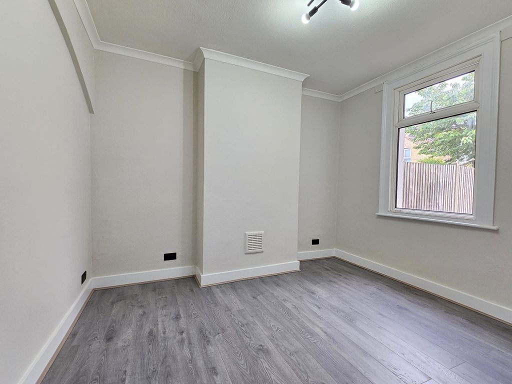Property photo 2 of 14 2