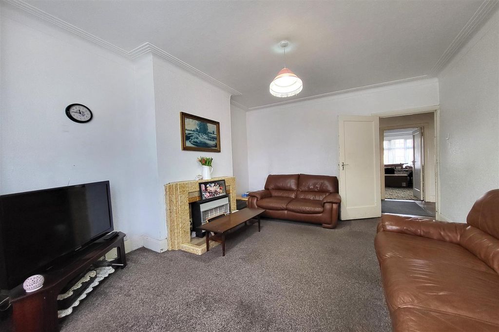 Property photo 2 of 15 Rear Reception (Pic 2)