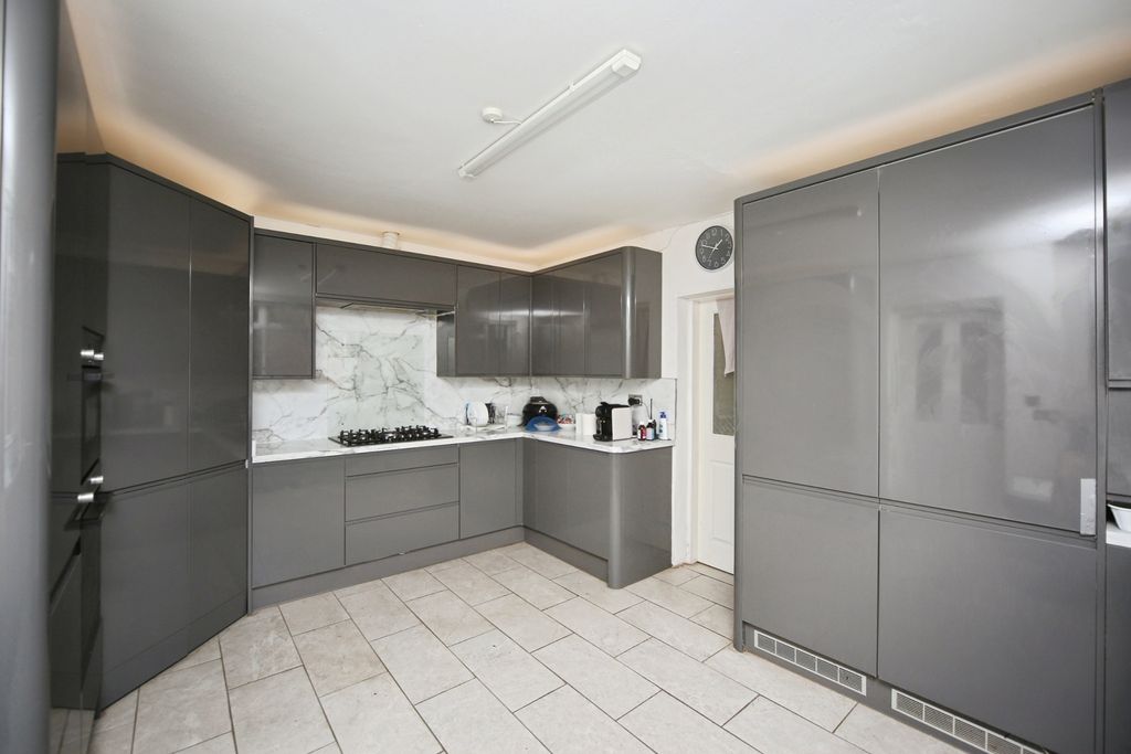 Property photo 2 of 20 Pbox-Img.Jpg