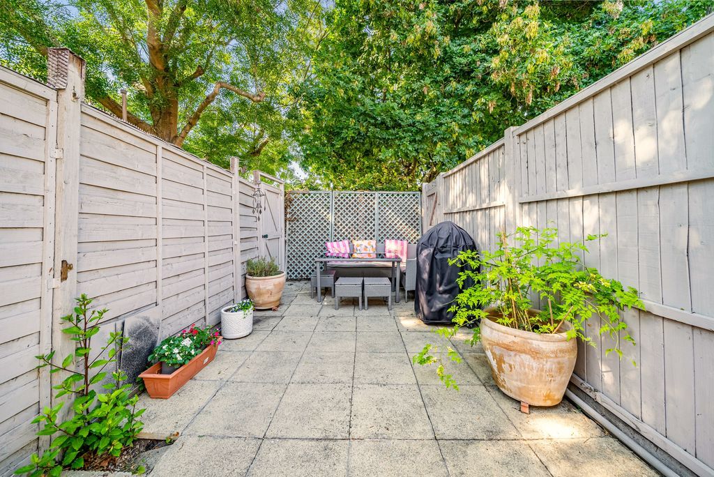 Property photo 3 of 32 Photo 6