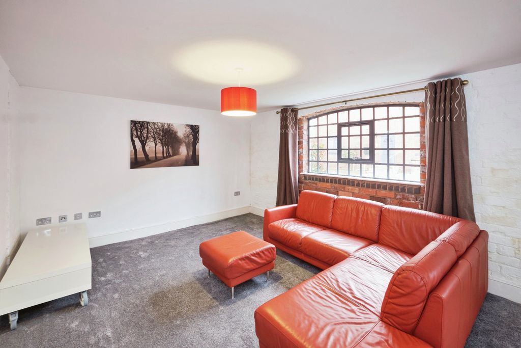 Property photo 2 of 14 Lounge