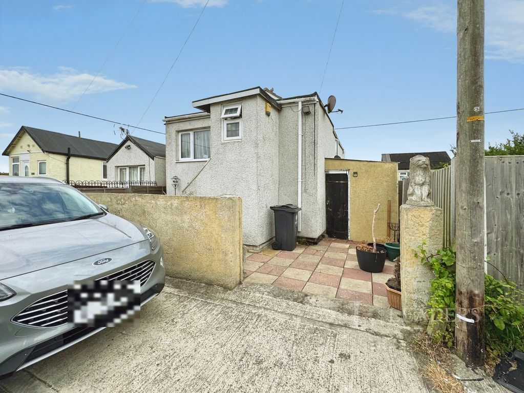 Property photo 1 of 12 Front