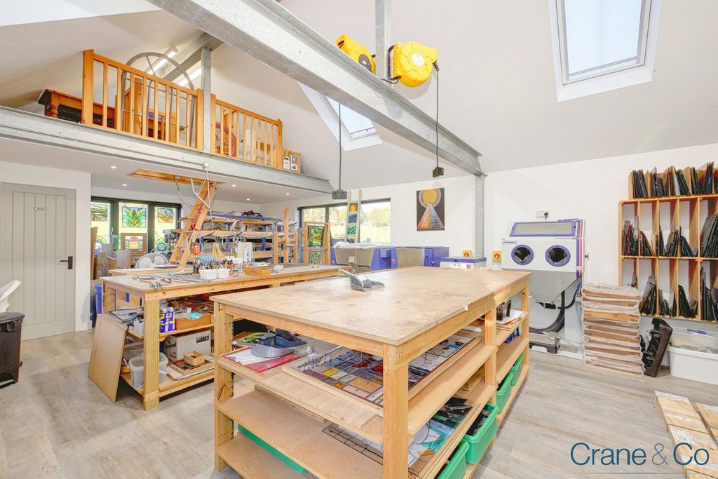 Property photo 3 of 37