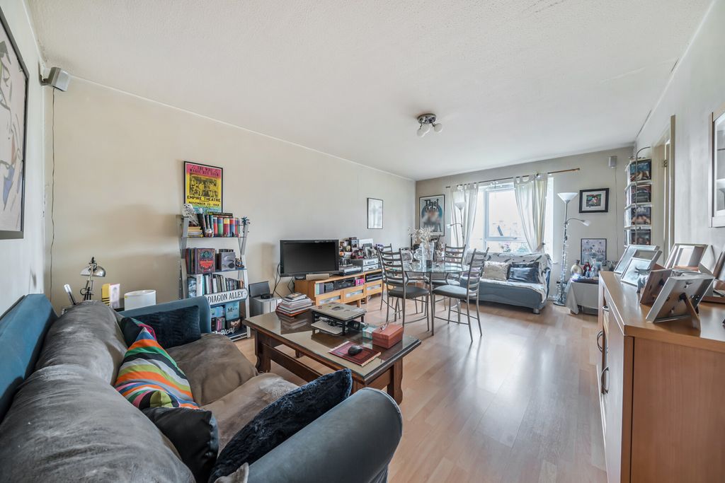 Property photo 2 of 9 Reception