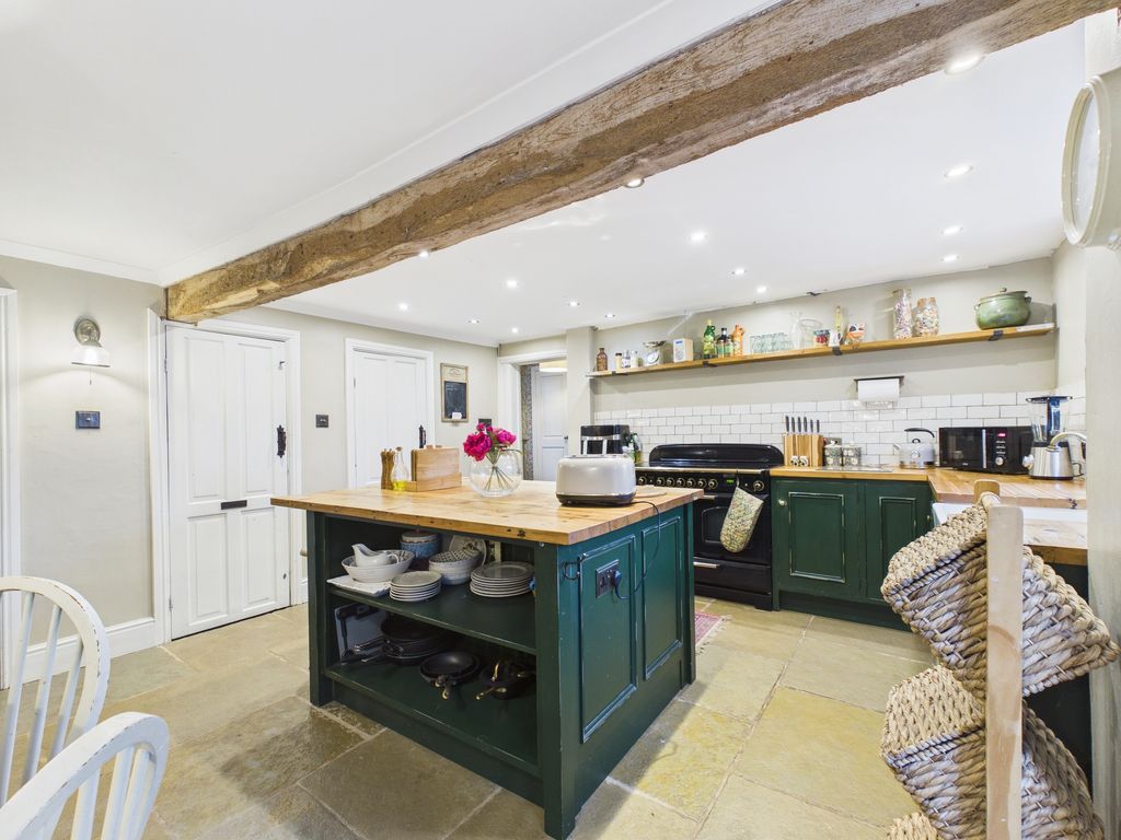 Property photo 3 of 28