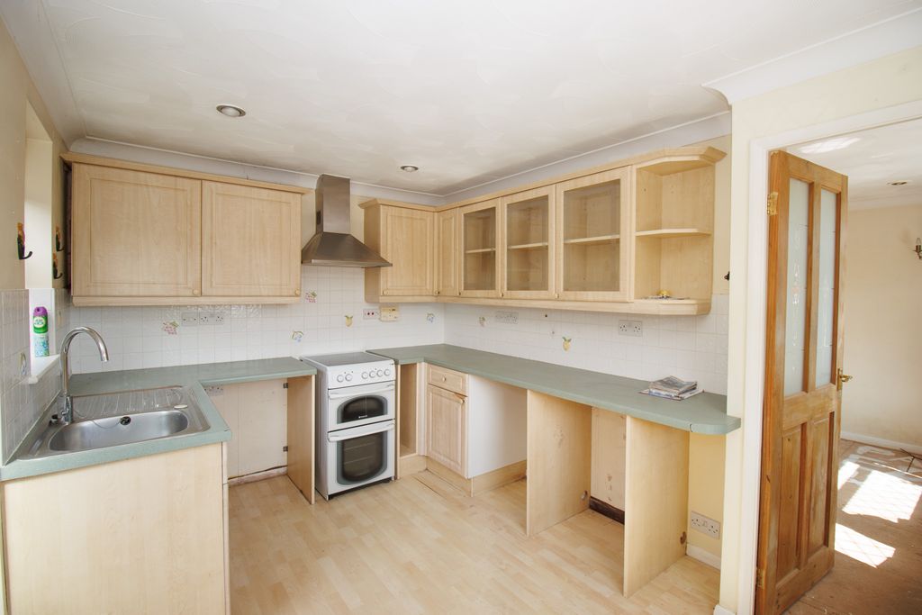 Property photo 2 of 13