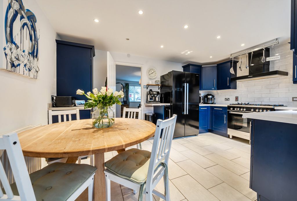 Property photo 3 of 15 1409052-21-6984A5...