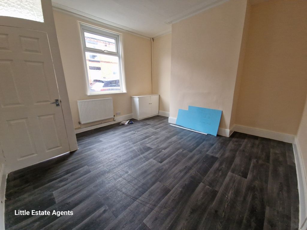 Property photo 3 of 10 Photo 3