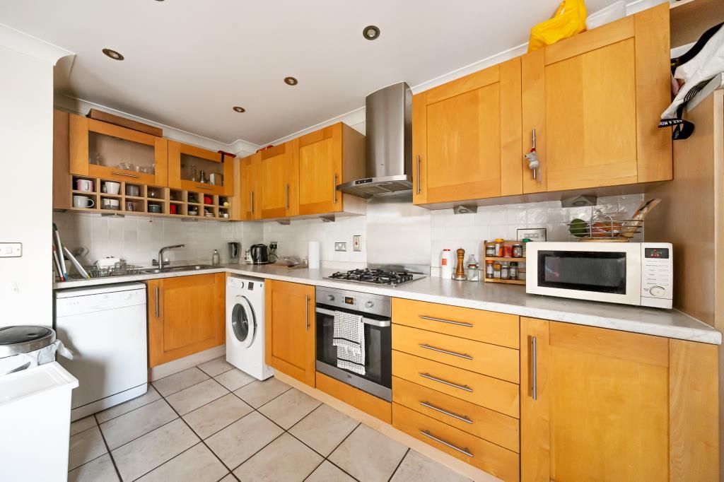 Property photo 2 of 19 Kitchen