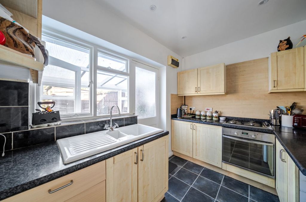 Property photo 2 of 25