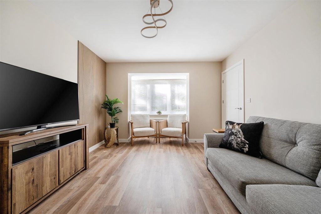 Property photo 3 of 19 1363844-12-68E394Fa6d42E.Jpg