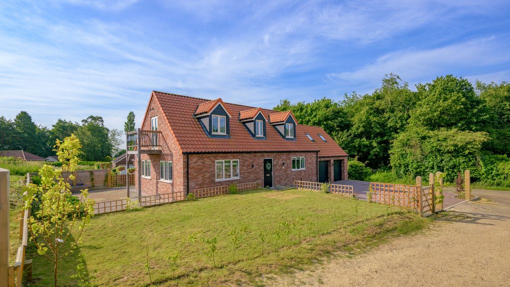 Property photo 1 of 52