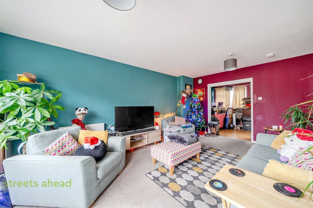 Property photo 2 of 16 Picture No. 21