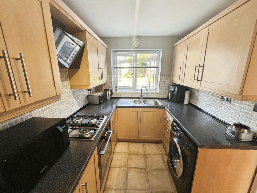 Property photo 3 of 23 Kitchen