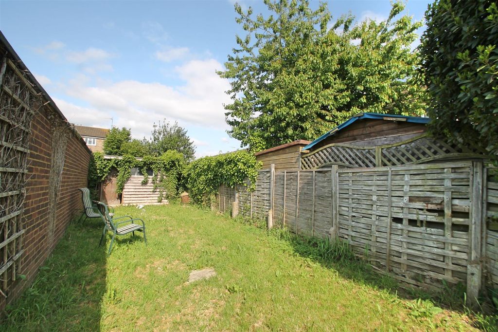 Property photo 2 of 10 Garden: