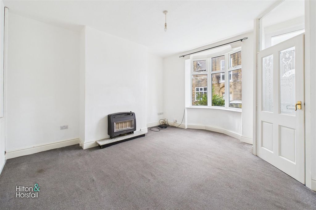 Property photo 2 of 9 Castle Street