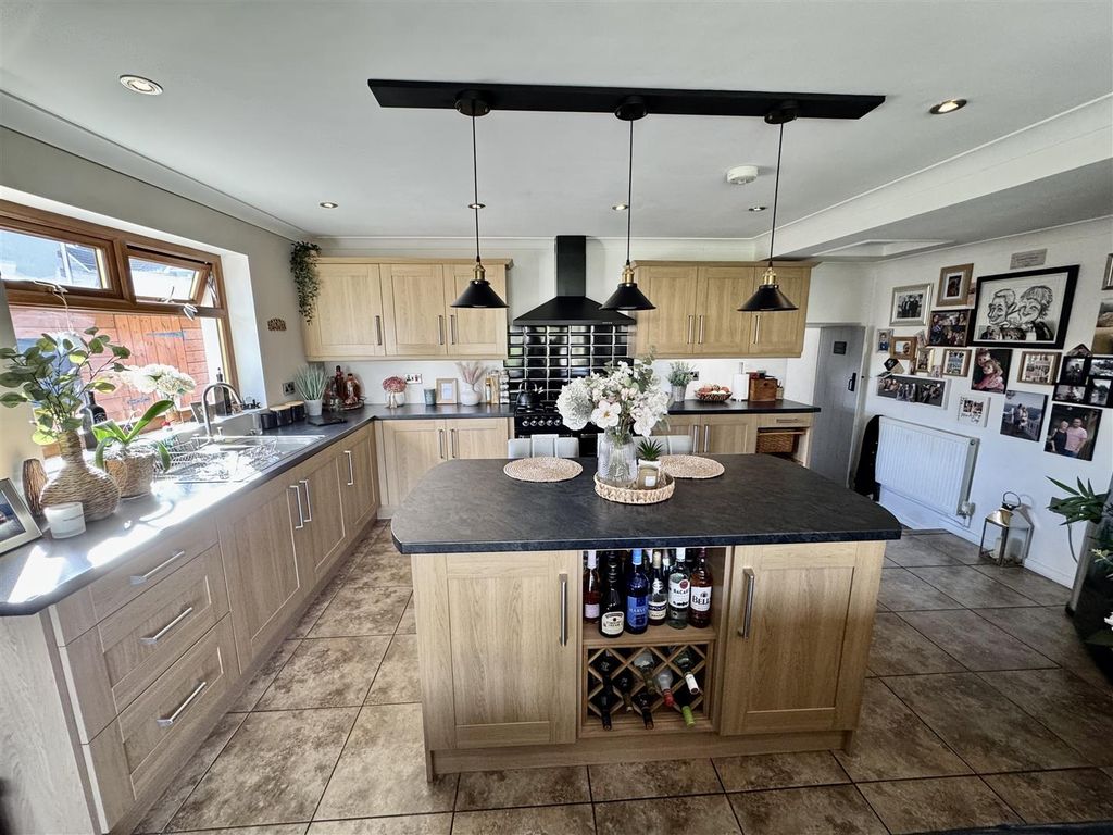 Property photo 3 of 25 Kitchen/Living Area