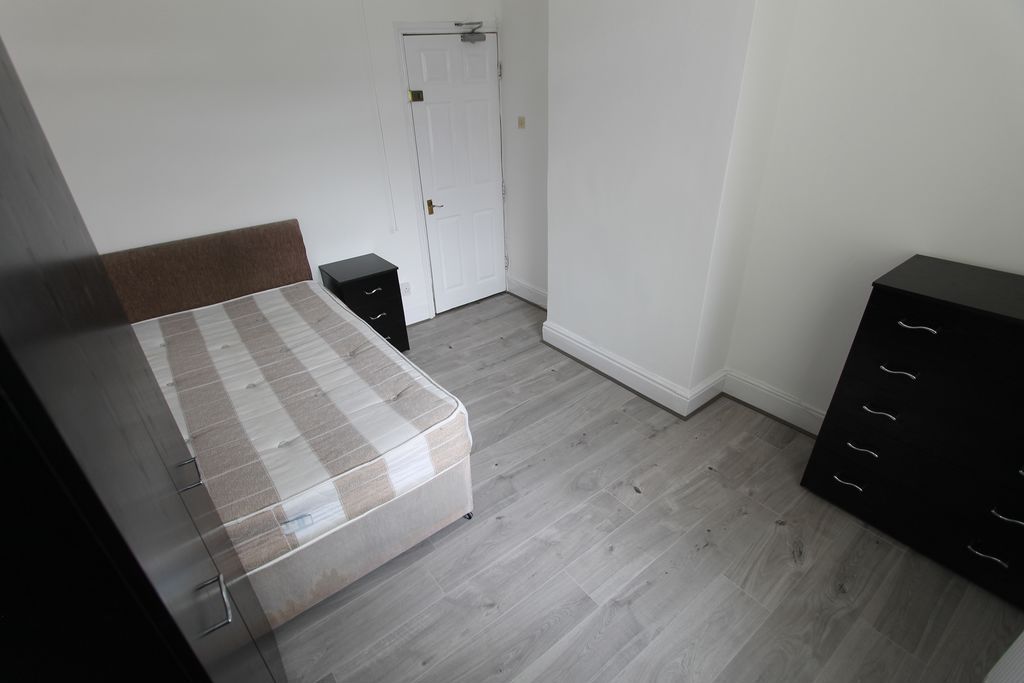 Property photo 2 of 9 Photo 11