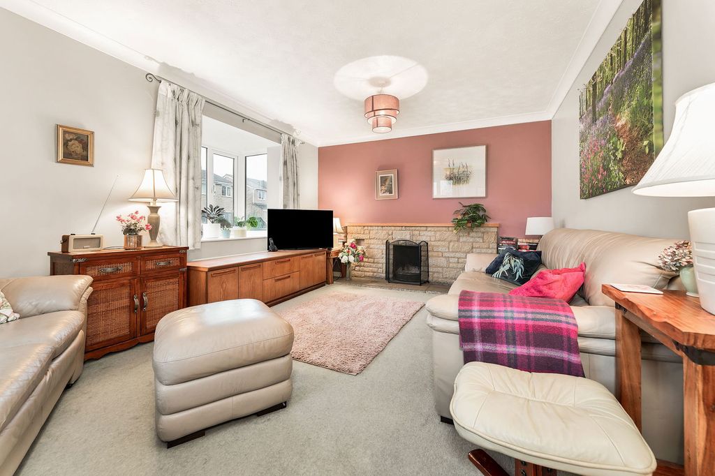 Property photo 3 of 16