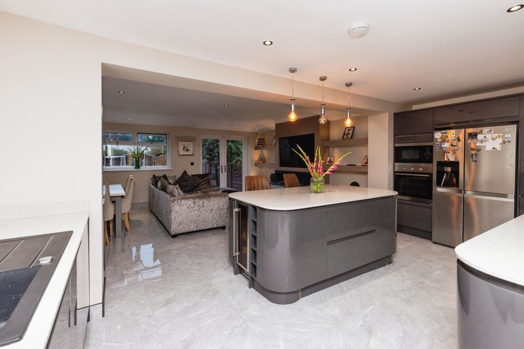 Property photo 2 of 19 -52