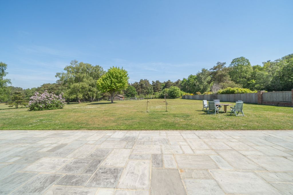 Property photo 2 of 33