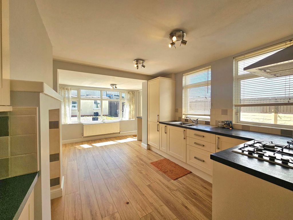 Property photo 2 of 9 Image