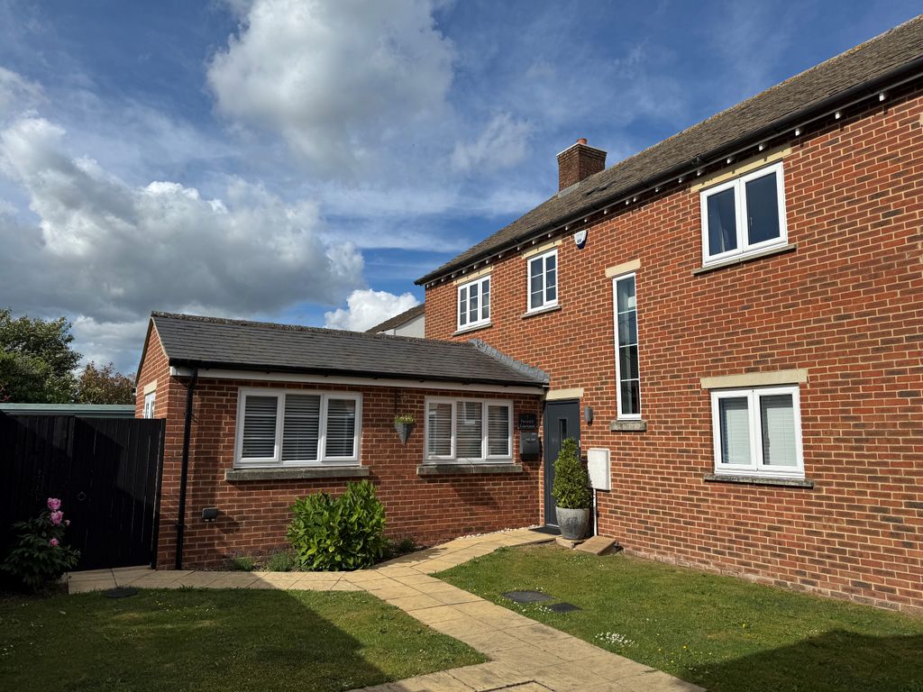 Property photo 1 of 14 Ipfront