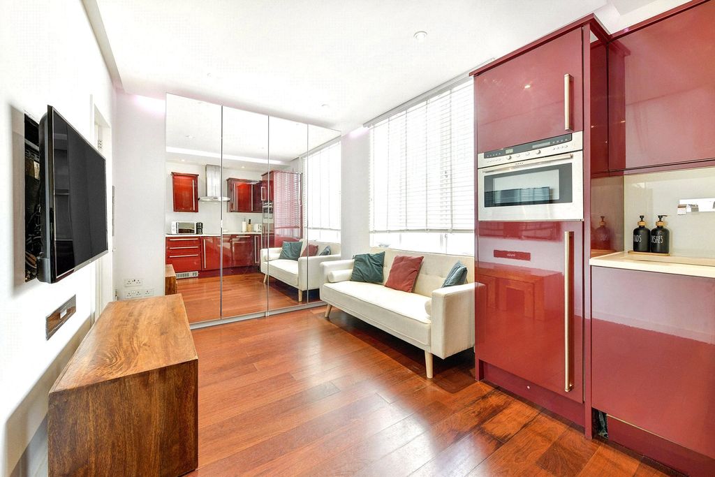 Property photo 1 of 4 Kitchen