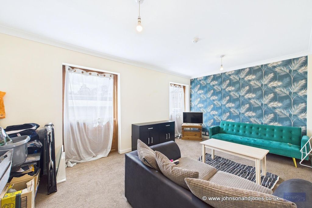 Property photo 3 of 11 3 Reception Room.Jpg