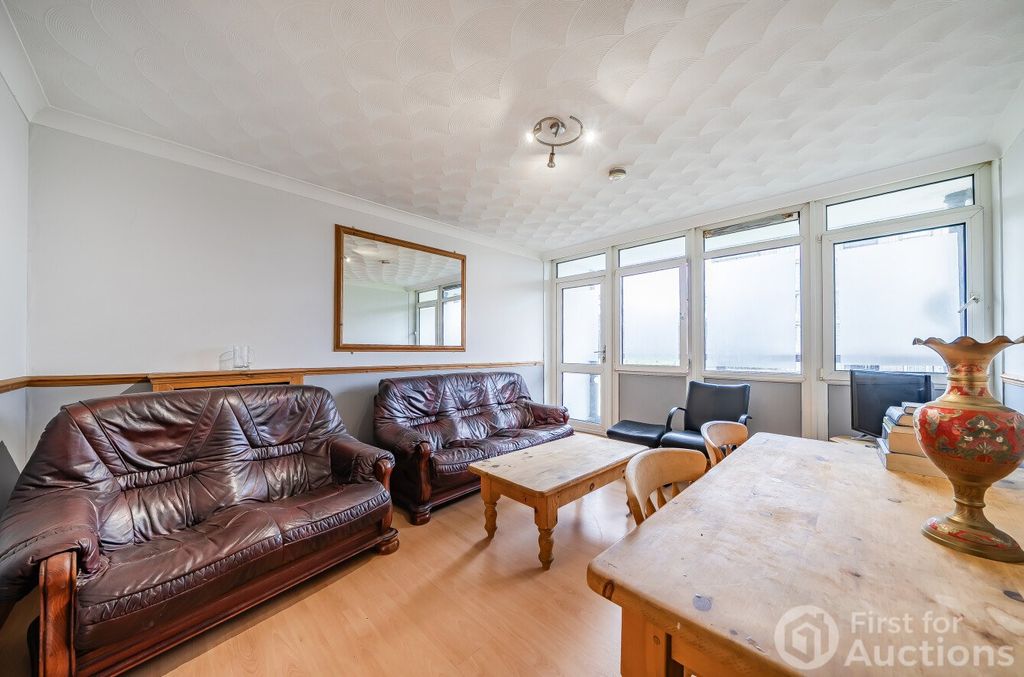 Property photo 2 of 9 Picture No. 36