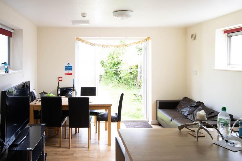 Property photo 3 of 5 Dining Room.Jpg