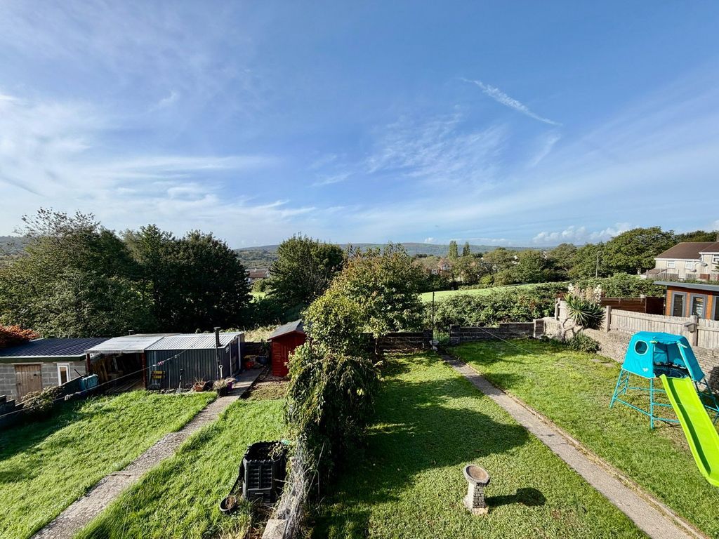 Property photo 2 of 42