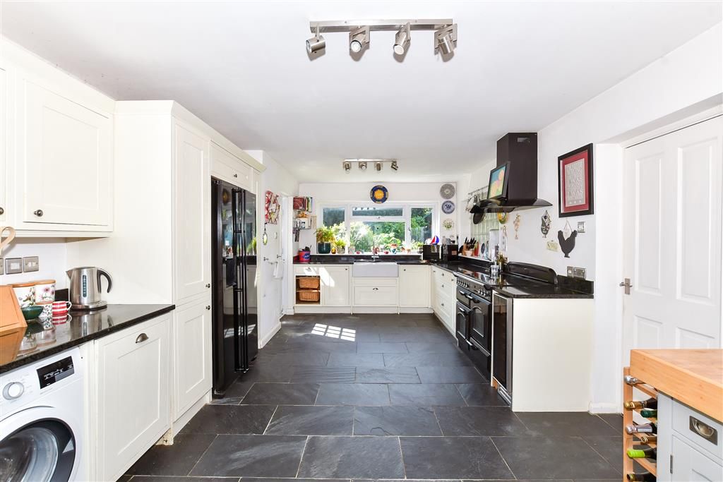 Property photo 2 of 17 Kitchen/Breakfast Room