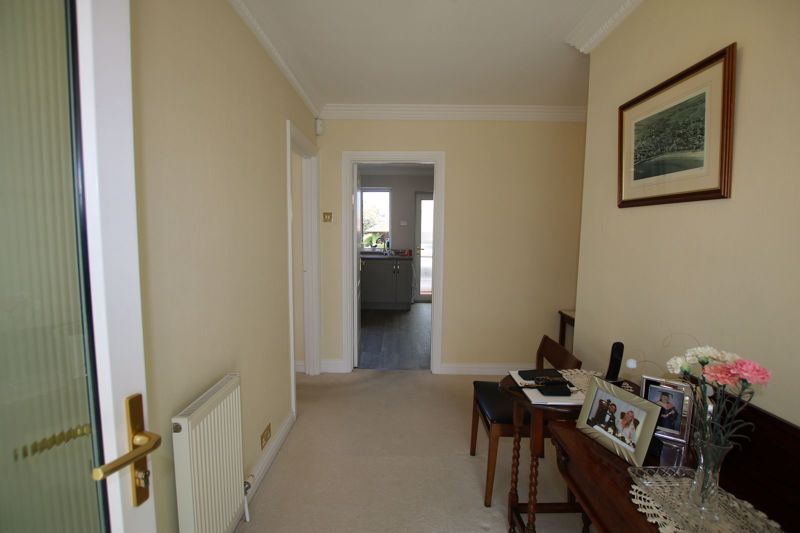 Property photo 2 of 14 3 Queens Drive