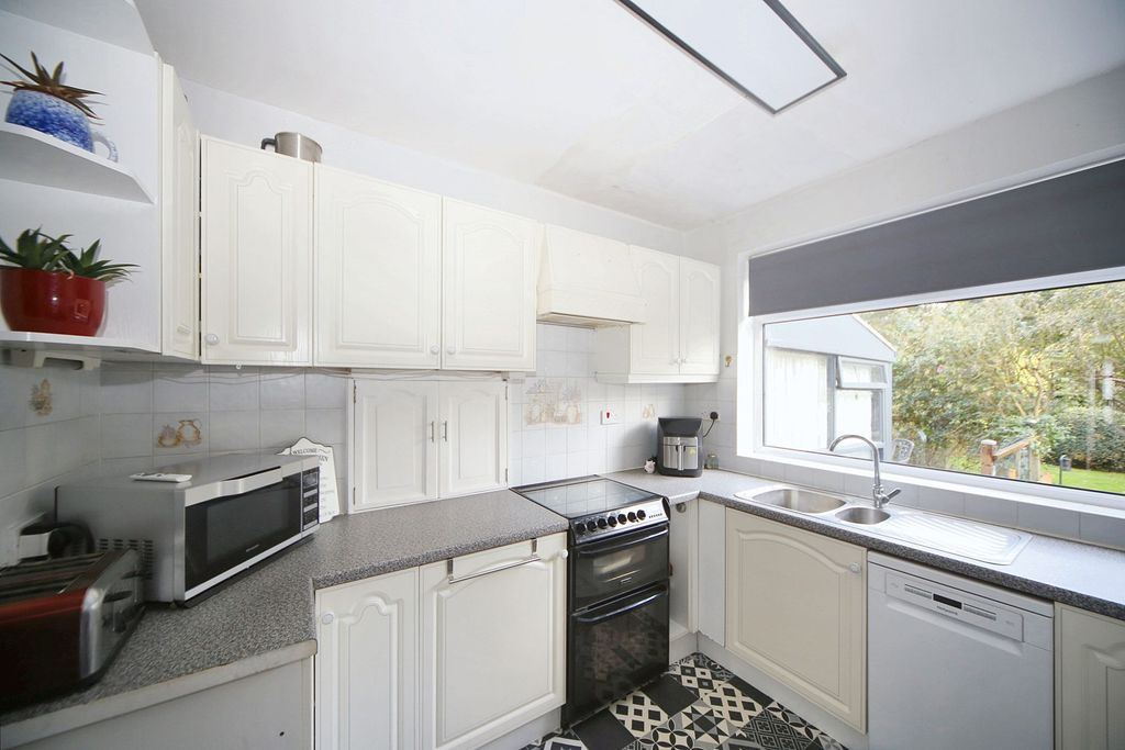 Property photo 3 of 24