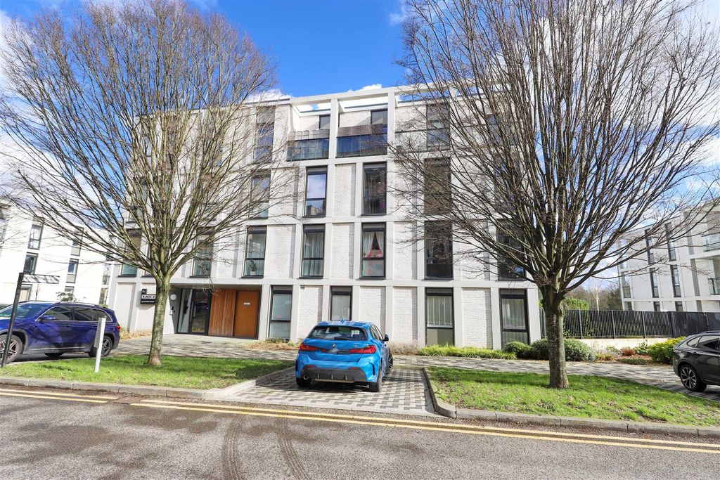 Property photo 1 of 16 External
