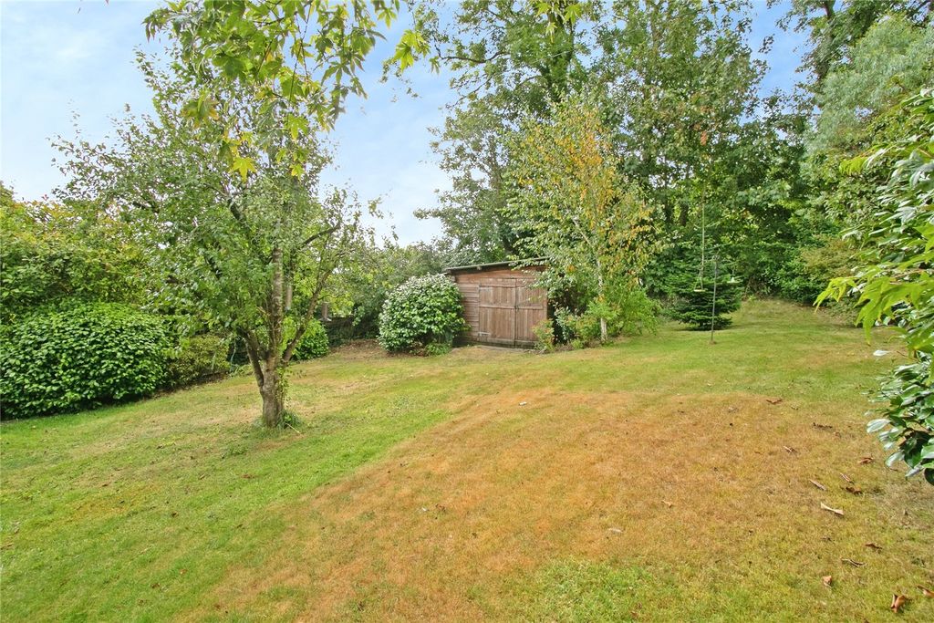 Property photo 2 of 16 Garden