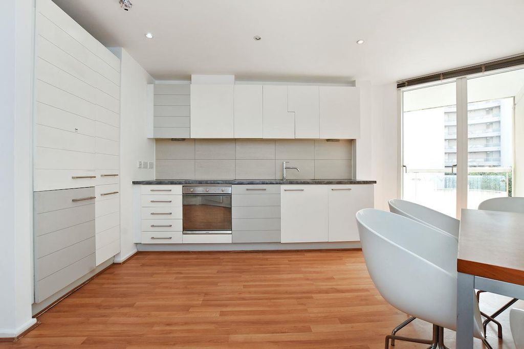 Property photo 3 of 10 928341d9-c64B-4292-B5F5-94E0Feb5A19Brdlinks - 3 Au