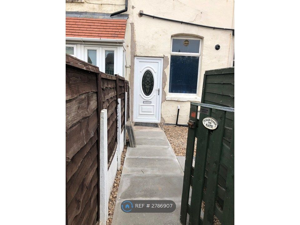 Property photo 1 of 12 Own Private Entrance