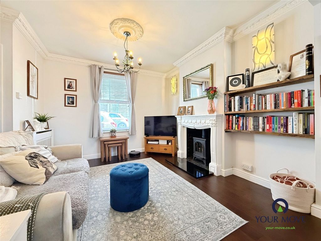 Property photo 2 of 10 Lounge