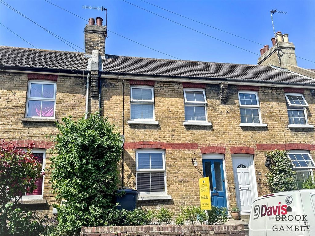 Property photo 2 of 16 01323 438506