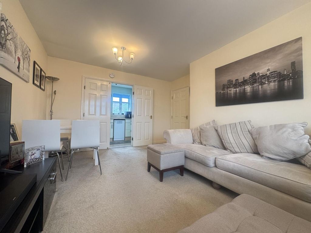 Property photo 3 of 27
